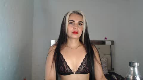 julieta__fox_ online show from 01-12-25, 03:17
