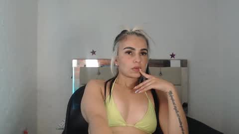 julieta__fox_ online show from 01-15-25, 09:35