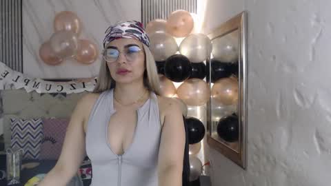 julieta__fox_ online show from 04-24-26, 03:20