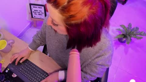 Snapshot of julieta_alves chatting on 05-07-26, 11:21 July online show from 05-07-26, 11:21