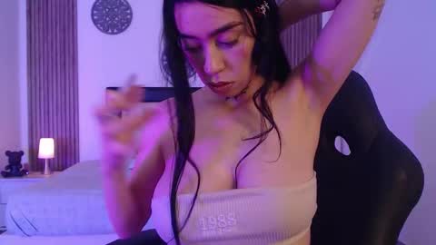 Julieta online show from 12-18-25, 02:06