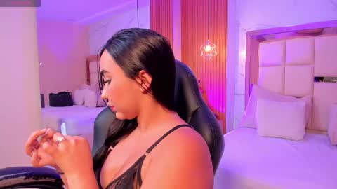 Snapshot of julieta_rose__ chatting on 05-07-26, 11:54 online show from 05-07-26, 11:54