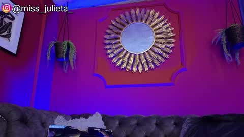 Snapshot of julieta_russell chatting on 05-16-26, 11:42 Julieta online show from 05-16-26, 11:42