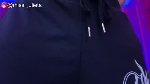 Snapshot of julieta_russell chatting on 05-21-26, 11:28 Julieta online show from 05-21-26, 11:28