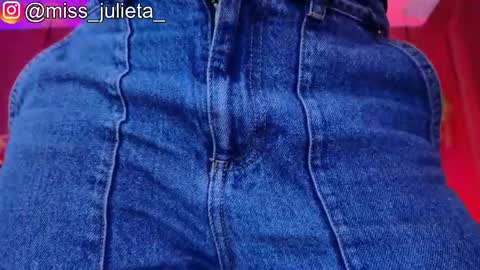Snapshot of julieta_russell chatting on 06-02-26, 11:45 Julieta online show from 06-02-26, 11:45