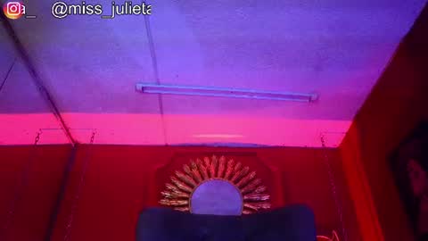 Snapshot of julieta_russell chatting on 07-28-26, 11:28 Julieta online show from 07-28-26, 11:28