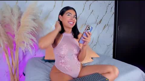 Julieth Gomez online show from 03-18-26, 02:26