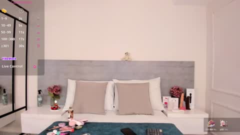 Juliana online show from 12-23-24, 08:03