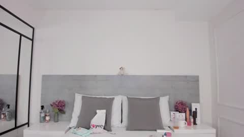 Juliana online show from 01-15-25, 02:06