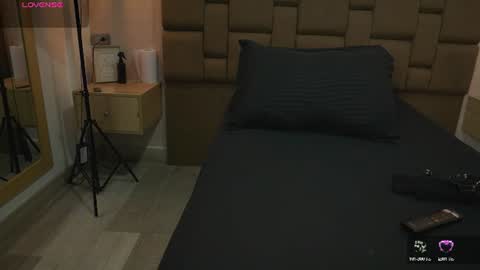 julieth_rojas online show from 07-28-26, 04:30