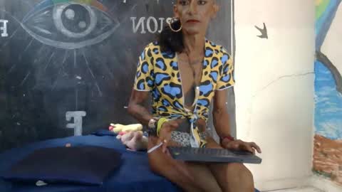 Julieth Wolf online show from 02-05-25, 05:09