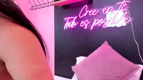 Snapshot of juliethcruz chatting on 11-30-25, 01:37 online show from 11-30-25, 01:37