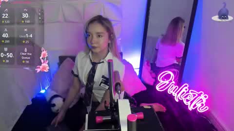 Julieth online show from 10-21-25, 09:04