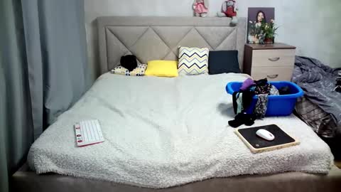 Julietkitty online show from 01-19-25, 07:57