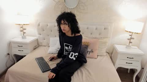 julietta    online show from 03-23-26, 11:58