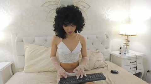 julietta    online show from 05-02-26, 12:54