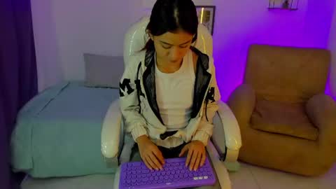 Julietta Cooper  online show from 07-19-26, 02:59