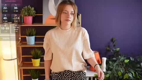 Mia online show from 09-13-25, 03:17