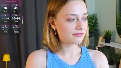 Mia online show from 11-13-25, 03:16