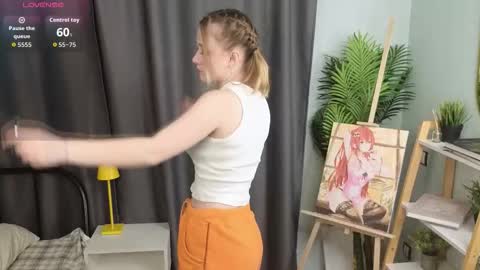 Snapshot of juliettakaniecki chatting on 12-20-25, 03:13 Mia online show from 12-20-25, 03:13