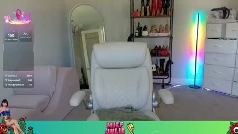 Julie online show from 04-28-26, 03:50