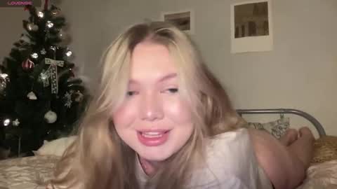 Julie online show from 01-06-26, 01:31