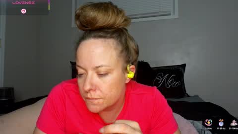 Juli Monroe online show from 12-17-25, 03:12