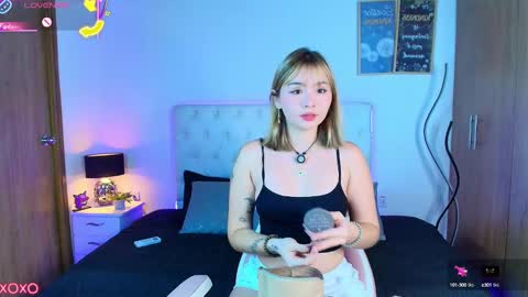 jullianapriv_ online show from 09-17-25, 01:57