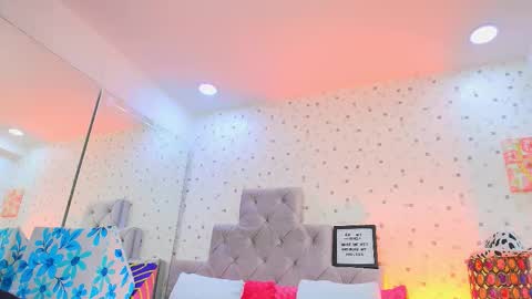 Julieta Reyes   online show from 09-22-25, 11:45