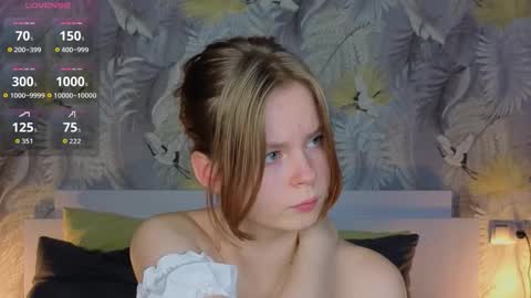 Snapshot of jullietebliss chatting on 10-25-25, 04:57 Julie online show from 10-25-25, 04:57