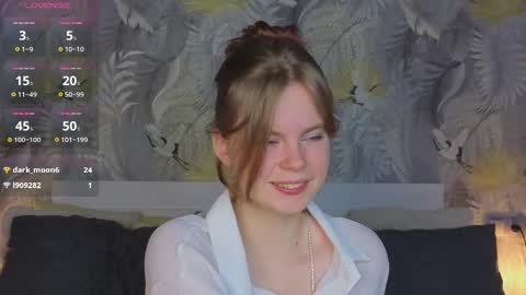 Snapshot of jullietebliss chatting on 10-29-25, 05:25 Julie online show from 10-29-25, 05:25