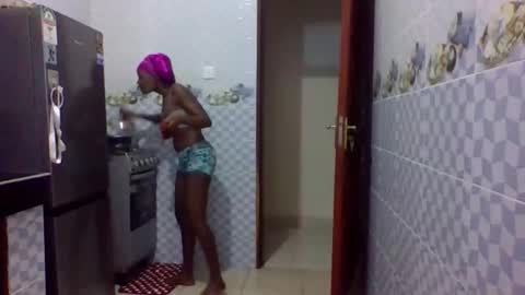 Snapshot of julsey_juicy chatting on 03-29-26, 03:34 Reyna online show from 03-29-26, 03:34