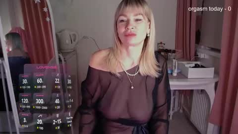 Snapshot of julvilnet chatting on 02-03-25, 05:07 Julia online show from 02-03-25, 05:07