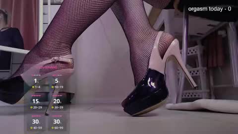 Snapshot of julvilnet chatting on 03-06-25, 05:14 Julia online show from 03-06-25, 05:14