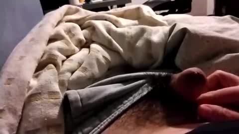 Snapshot of jumezee chatting on 10-22-25, 01:22 Asian office boy online show from 10-22-25, 01:22