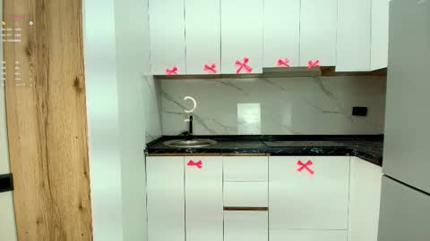 Snapshot of junamiin chatting on 11-25-25, 07:36 Kira online show from 11-25-25, 07:36