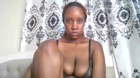Snapshot of junebeiby chatting on 04-30-26, 08:57 queen online show from 04-30-26, 08:57