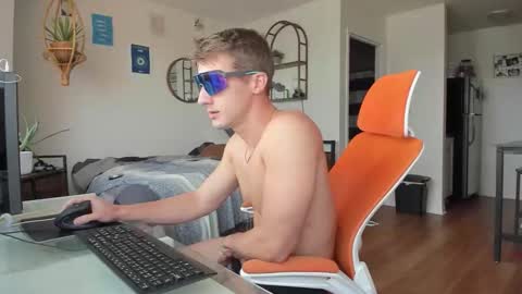 Junior Madison online show from 10-21-25, 04:19