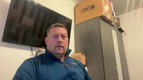 Snapshot of junky345 chatting on 10-24-25, 02:35 Junky online show from 10-24-25, 02:35