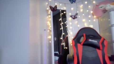 Snapshot of junovaughn chatting on 10-13-25, 02:33 junovaughn online show from 10-13-25, 02:33