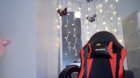 Snapshot of junovaughn chatting on 10-16-25, 01:17 junovaughn online show from 10-16-25, 01:17