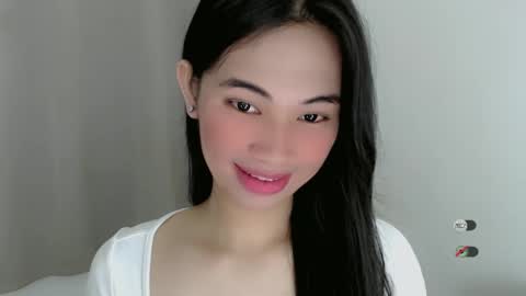 Snapshot of juny_lanyy chatting on 01-26-25, 11:28 Julia online show from 01-26-25, 11:28