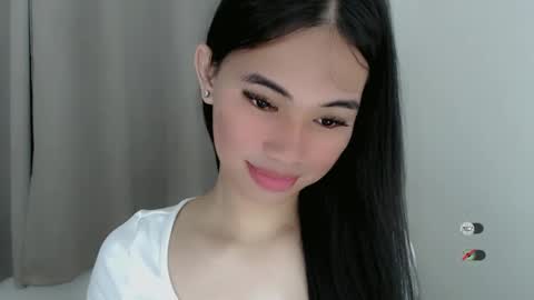 Snapshot of juny_lanyy chatting on 02-12-25, 06:30 Julia online show from 02-12-25, 06:30