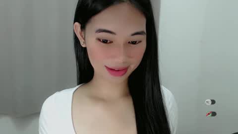 Snapshot of juny_lanyy chatting on 03-12-25, 11:53 Julia online show from 03-12-25, 11:53