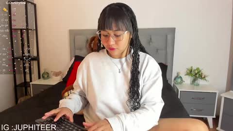  viviana  sasha  online show from 01-07-25, 02:41