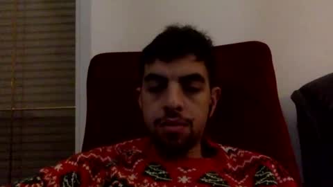 Snapshot of just4fun69xx chatting on 01-12-25, 05:01 Vero y Tom online show from 01-12-25, 05:01