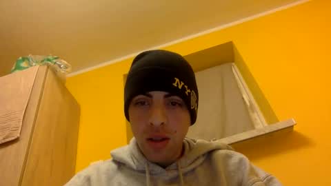 Snapshot of just4fun69xx chatting on 02-09-25, 03:11 Vero y Tom online show from 02-09-25, 03:11