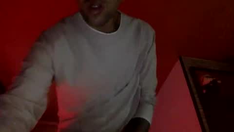 Snapshot of just4fun69xx chatting on 05-13-26, 04:43 Vero y Tom online show from 05-13-26, 04:43