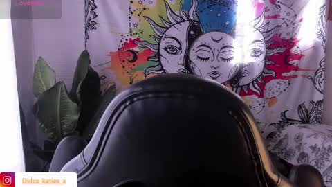 Snapshot of just_katiex chatting on 02-18-25, 09:09 Sofia online show from 02-18-25, 09:09