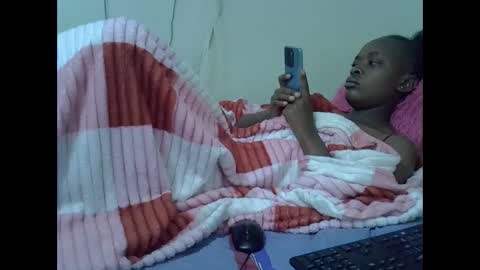 Snapshot of just_nuru chatting on 12-16-25, 07:35 just_nuru online show from 12-16-25, 07:35